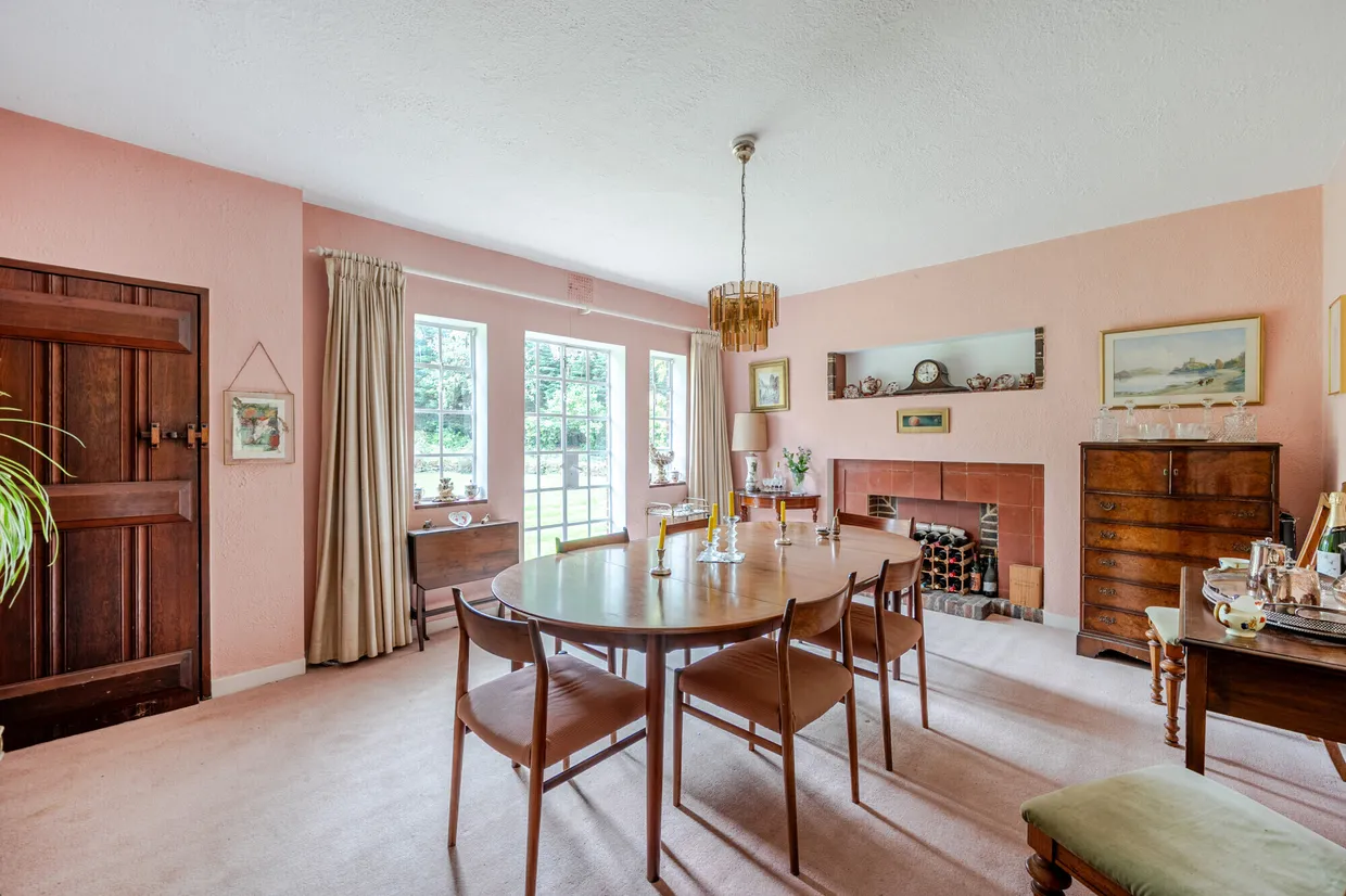 Lower Road, Leatherhead, KT22 photo 3