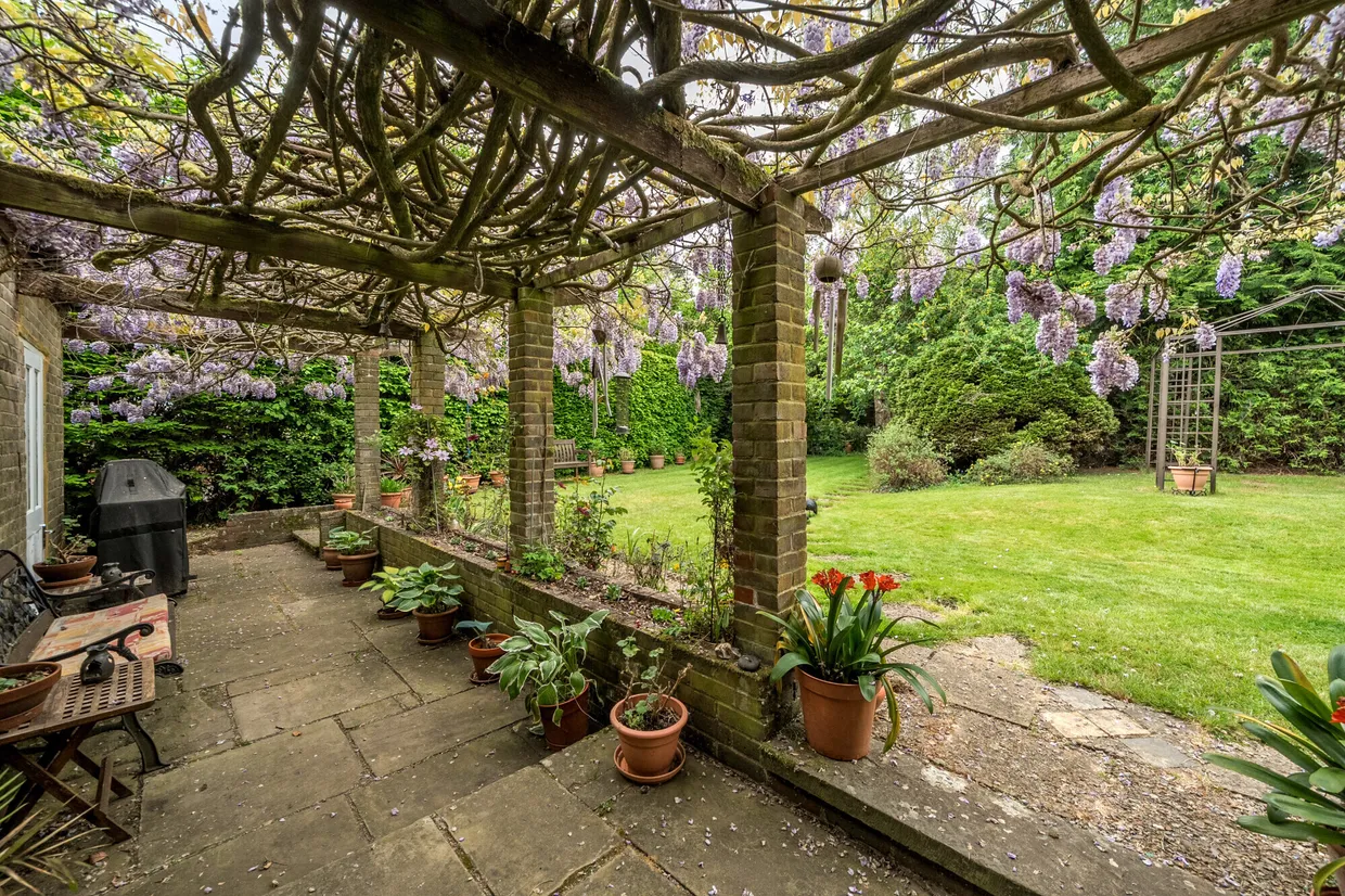 Lower Road, Leatherhead, KT22 photo 16