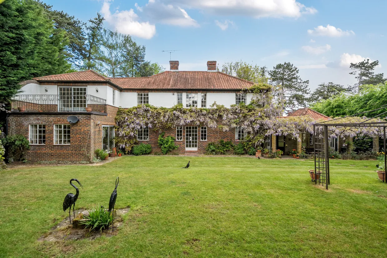 Lower Road, Leatherhead, KT22 photo 17