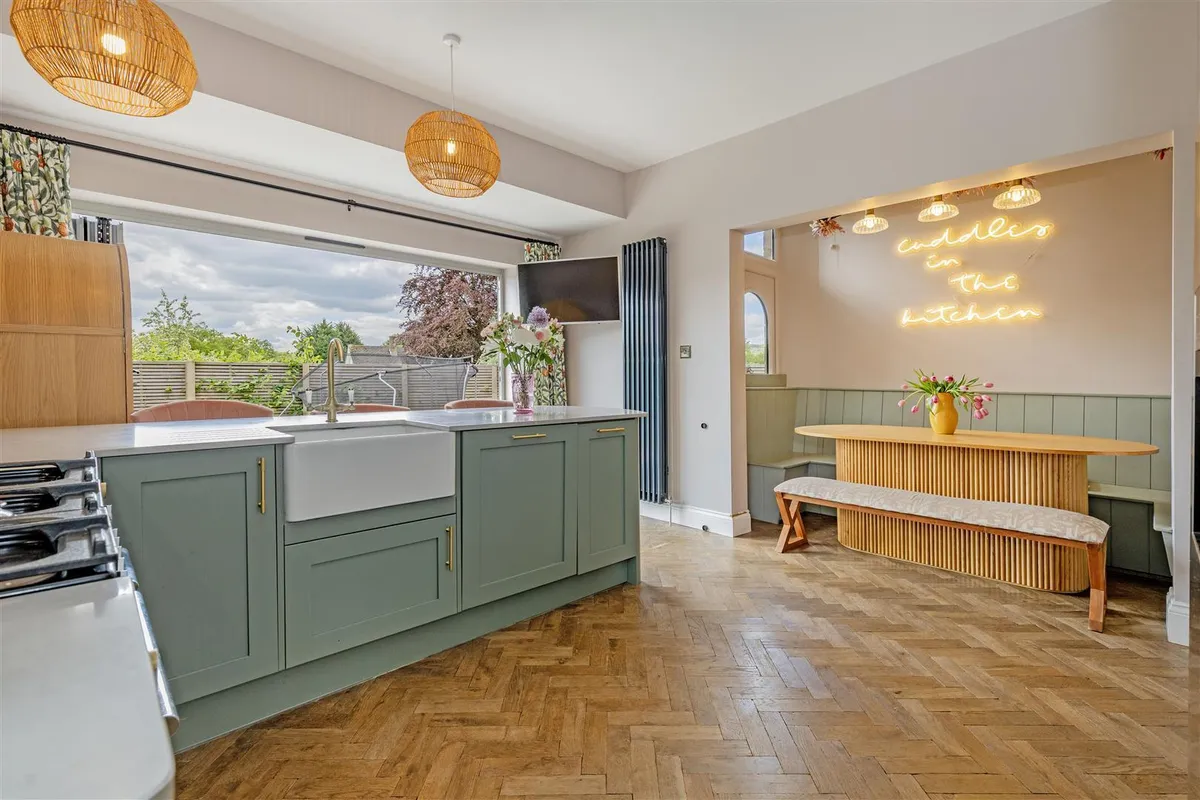 Greenaway Lane, Hackney, Matlock
