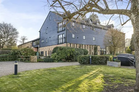 Chine Farm Place, Main Road, TN14