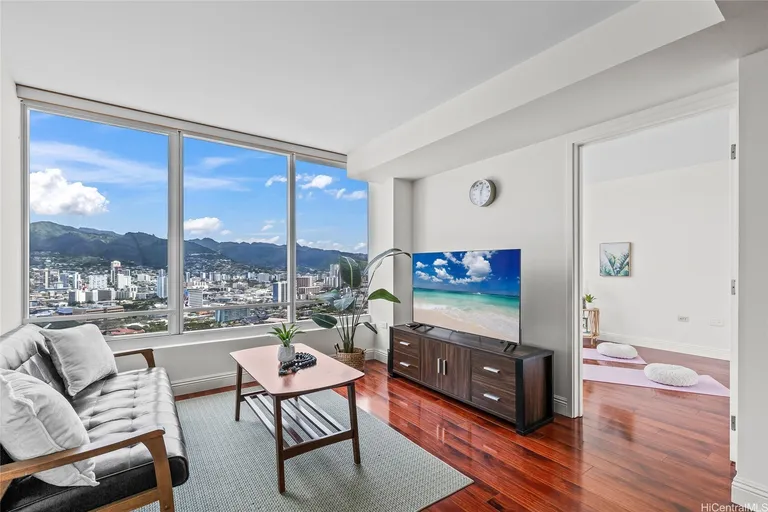1009 Kapiolani Blvd, Honolulu, HI 96814