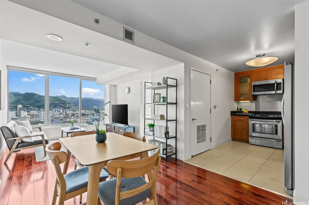 1009 Kapiolani Blvd, Honolulu, HI 96814