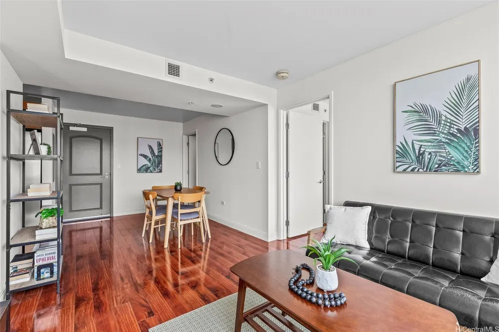 1009 Kapiolani Blvd, Honolulu, HI 96814