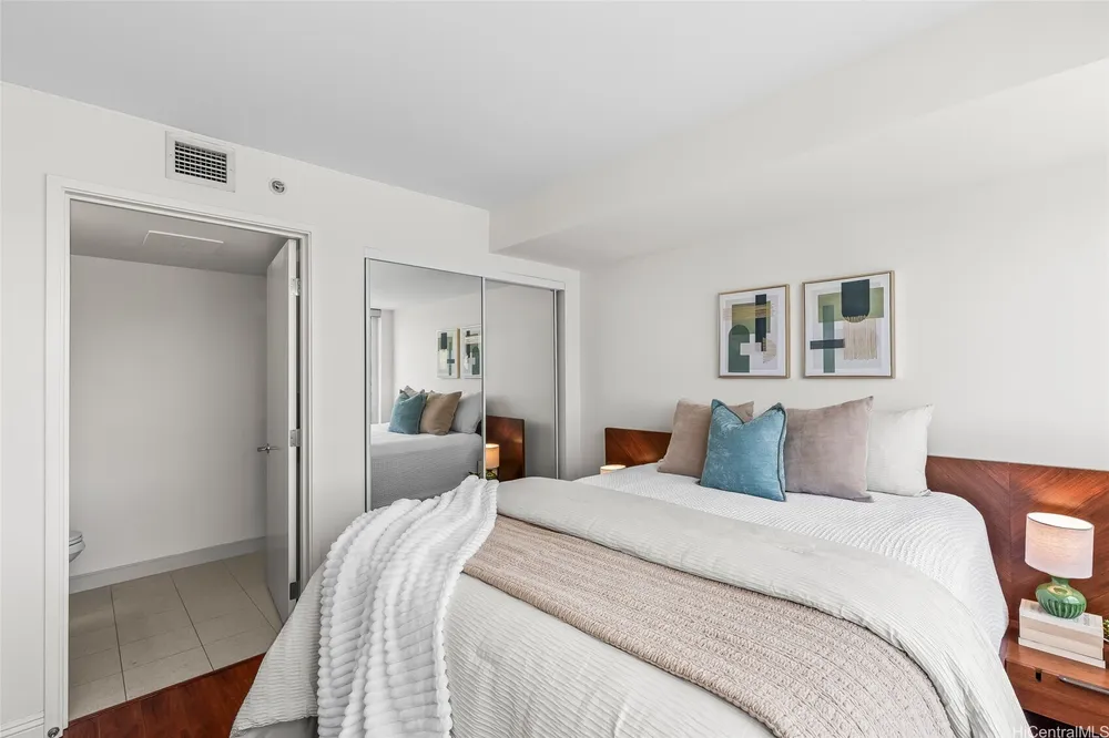 1009 Kapiolani Blvd, Honolulu, HI 96814