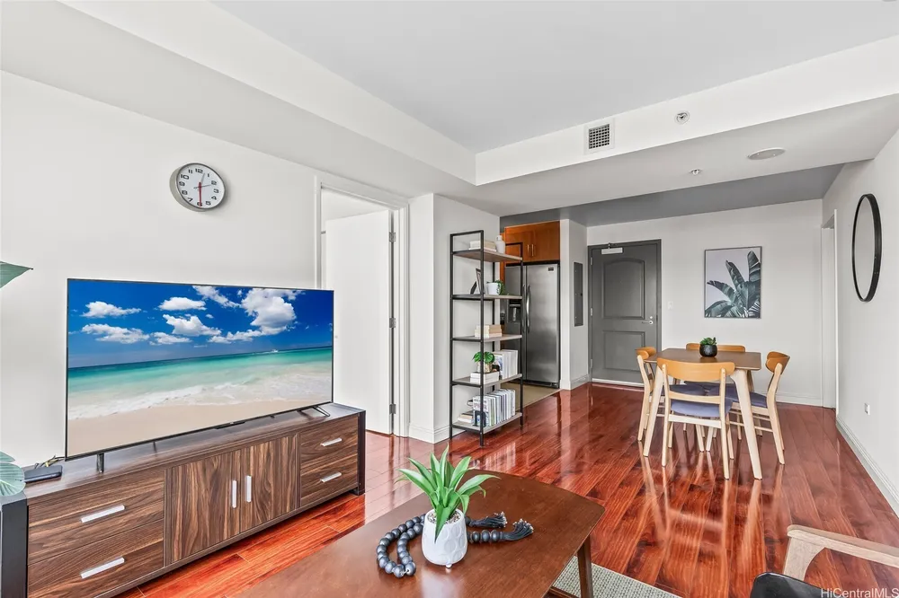 1009 Kapiolani Blvd, Honolulu, HI 96814