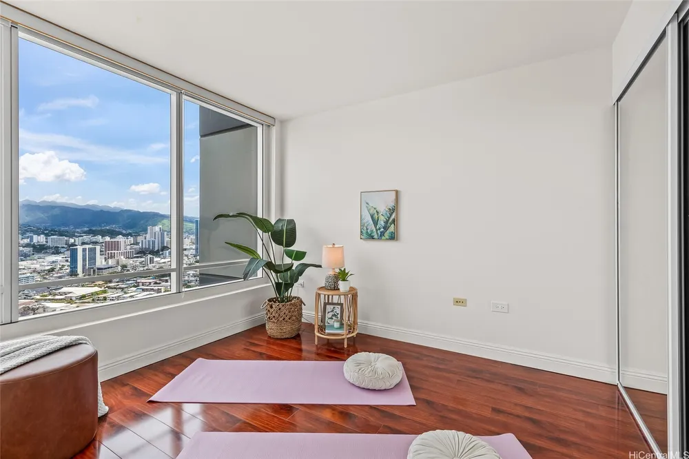 1009 Kapiolani Blvd, Honolulu, HI 96814