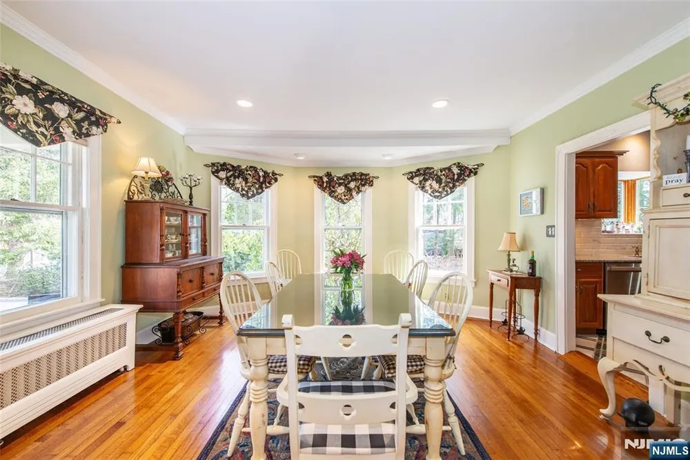 151 Washington Ave, Hillsdale, NJ 07642