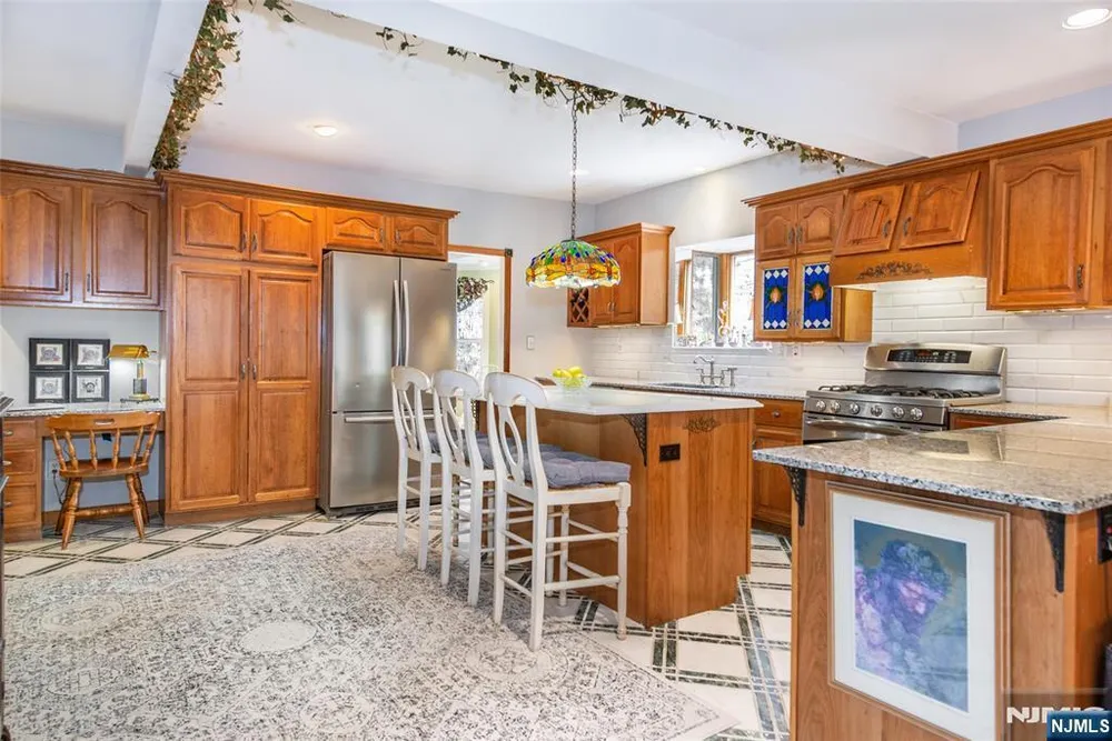 151 Washington Ave, Hillsdale, NJ 07642