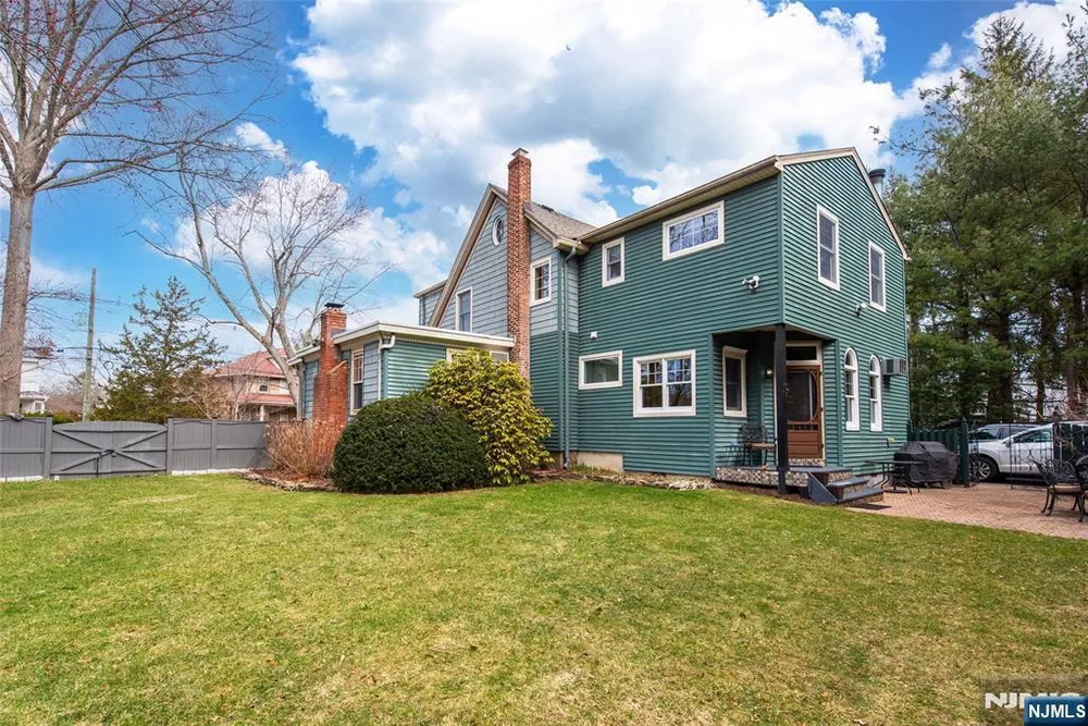 151 Washington Ave, Hillsdale, NJ 07642