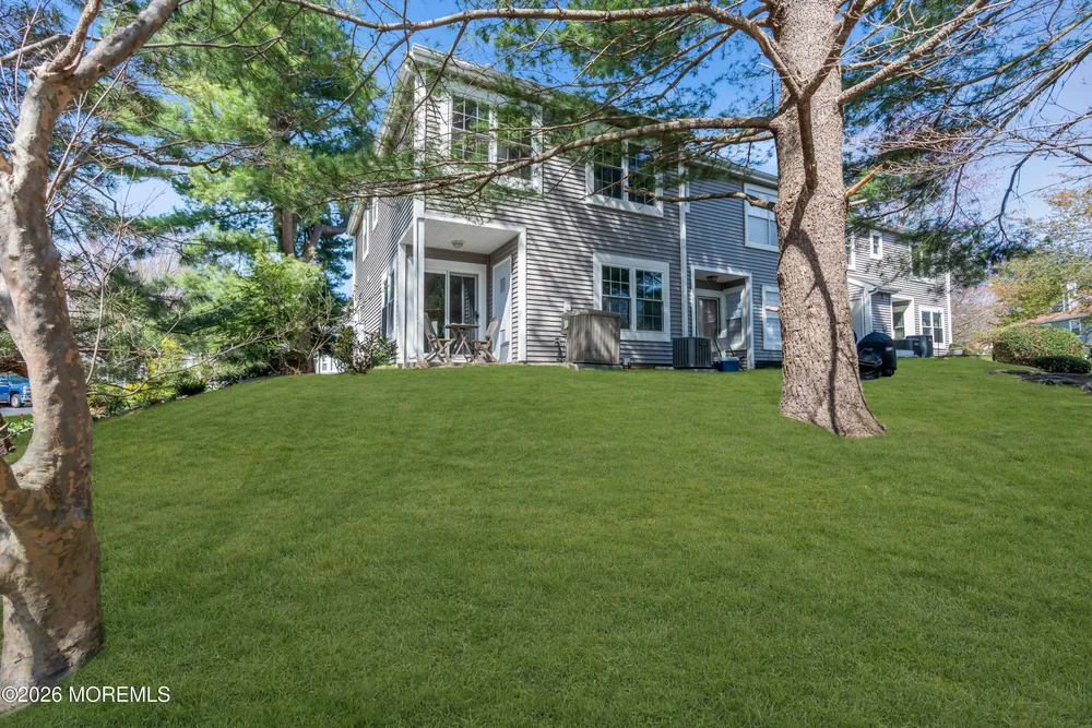 8 Mainbraid Ct, Tinton Falls, NJ 07753