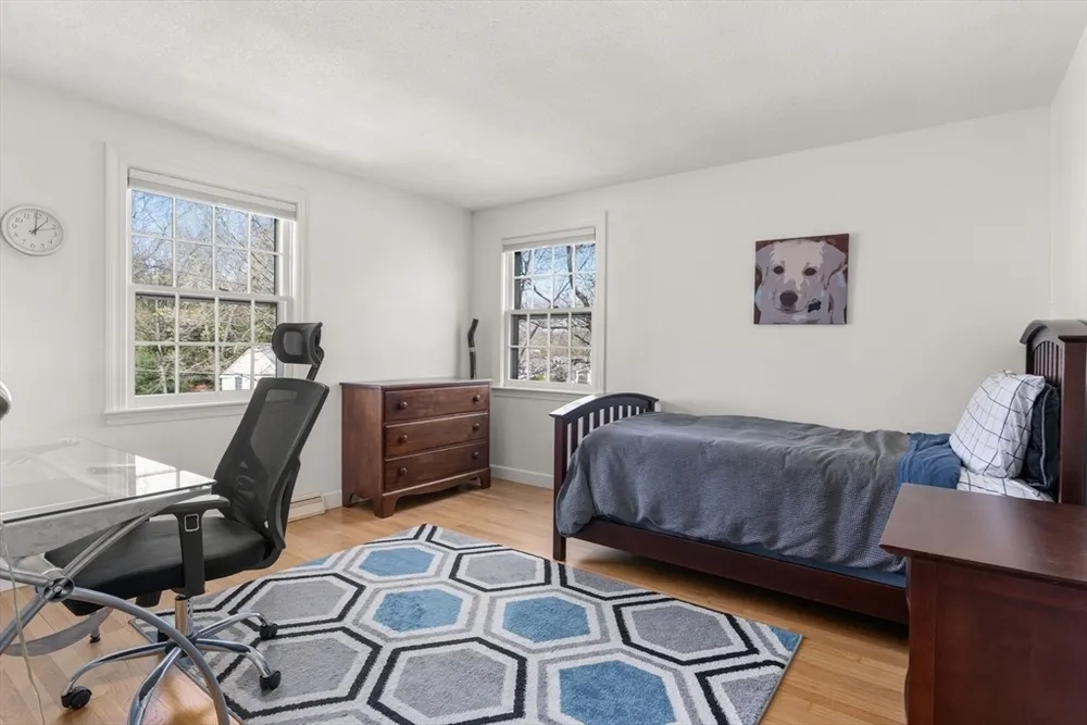 30 Ivy Rd, Wellesley, MA 02482