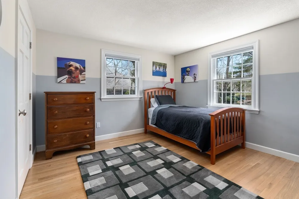 30 Ivy Rd, Wellesley, MA 02482