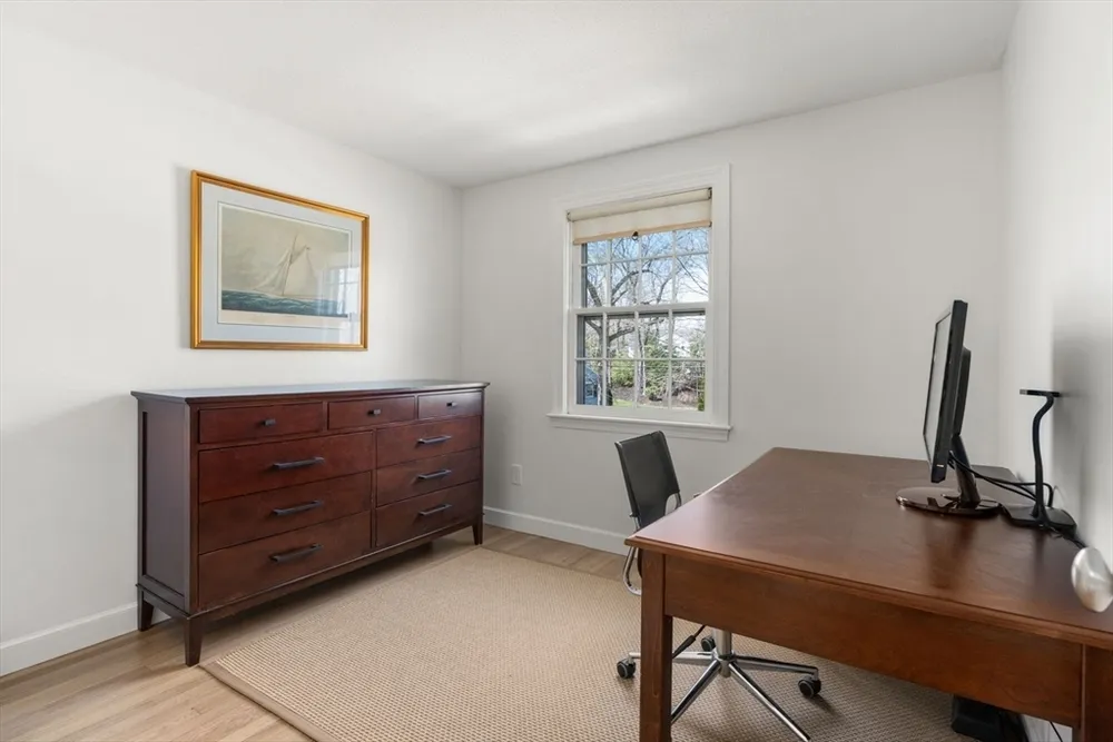 30 Ivy Rd, Wellesley, MA 02482