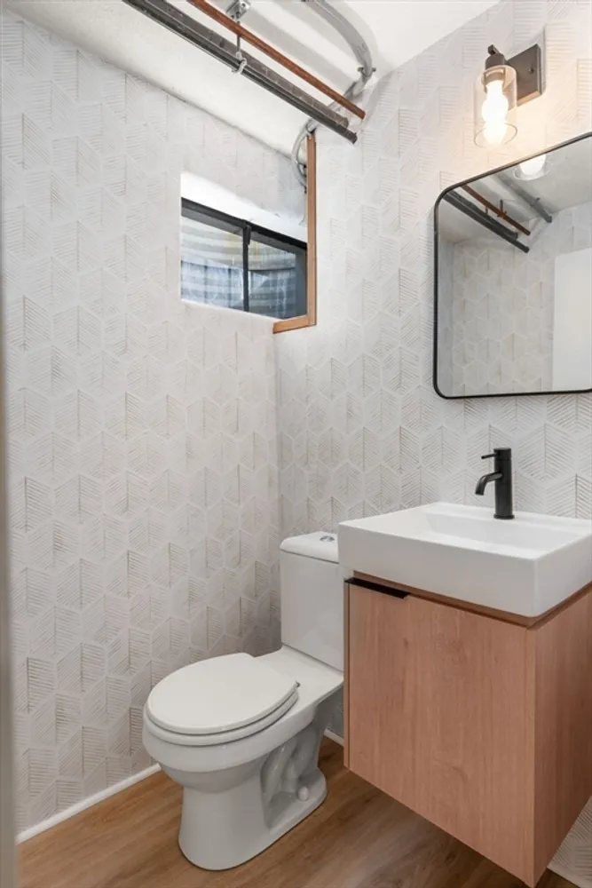 30 Ivy Rd, Wellesley, MA 02482