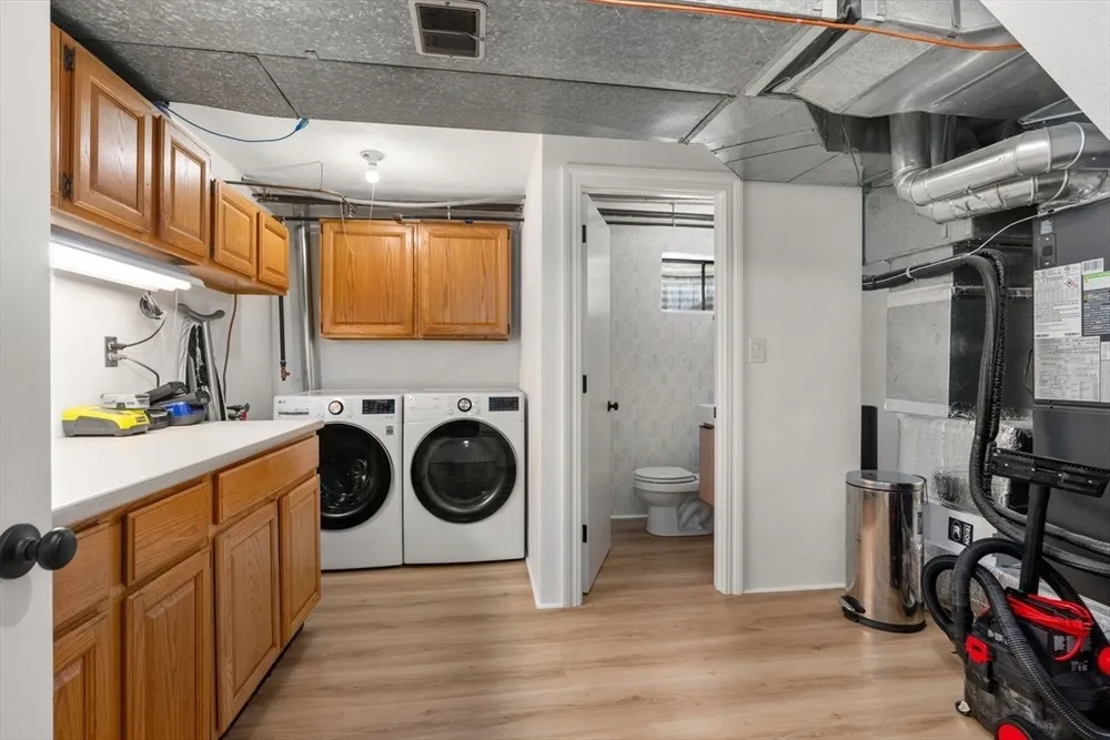 30 Ivy Rd, Wellesley, MA 02482