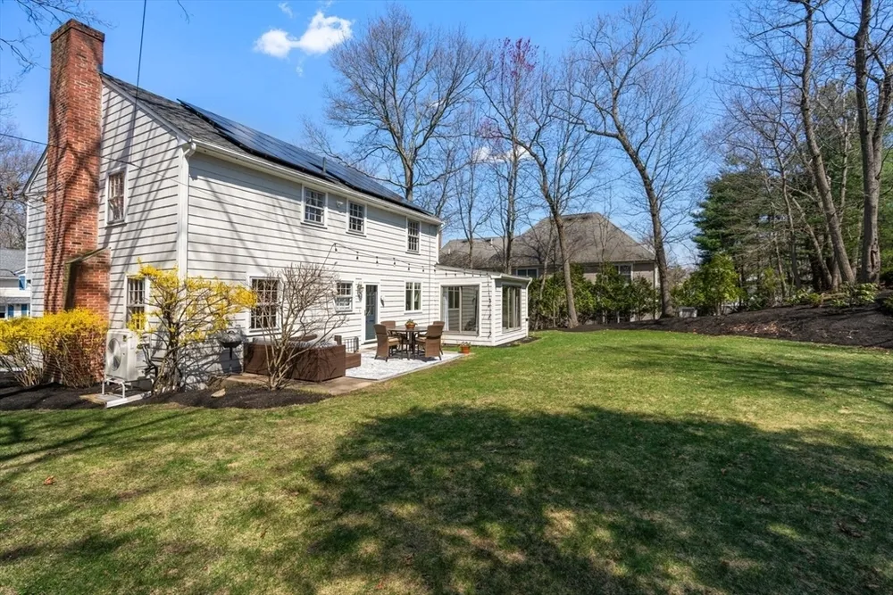 30 Ivy Rd, Wellesley, MA 02482