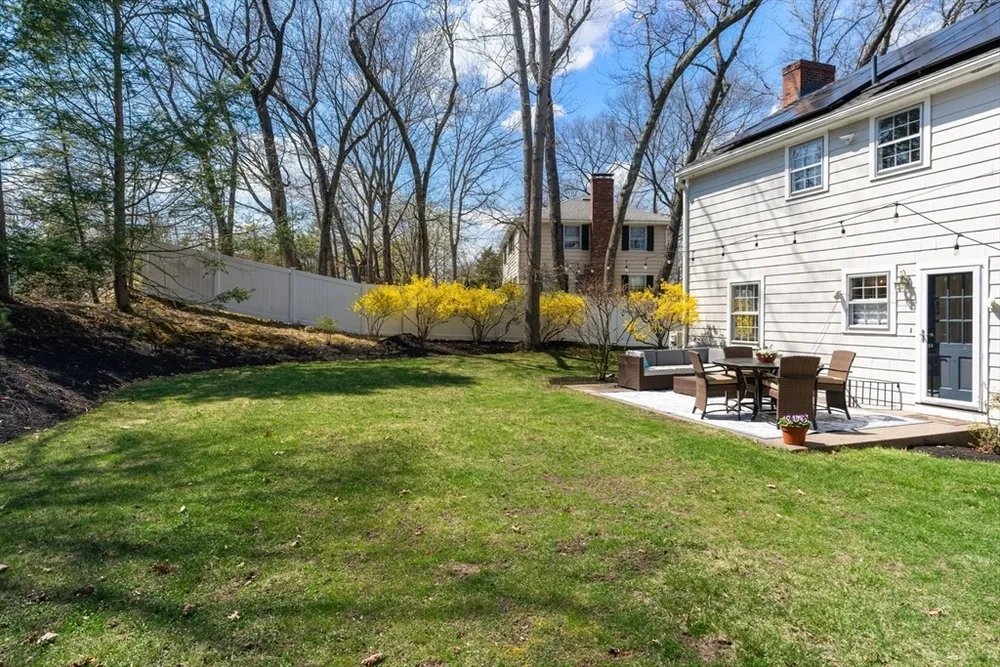 30 Ivy Rd, Wellesley, MA 02482