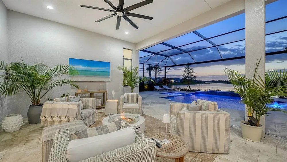 4513 Mondrian Ct, Sarasota, FL 34240