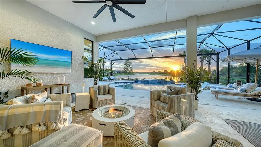 4513 Mondrian Ct, Sarasota, FL 34240