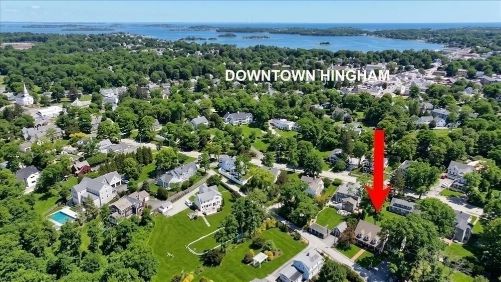 18 Crowes Ln, Hingham, MA 02043