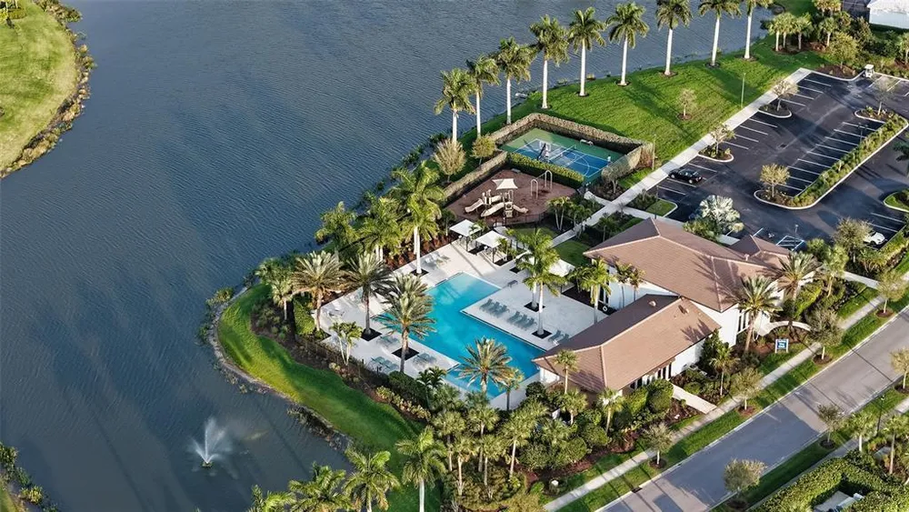 4513 Mondrian Ct, Sarasota, FL 34240