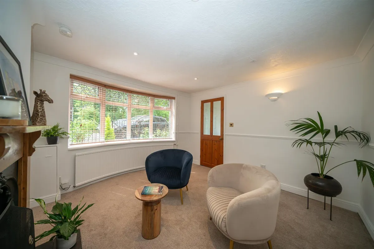 Two Waters Road, Apsley, Hemel Hempstead, Hertfordshire, HP3 9BZ