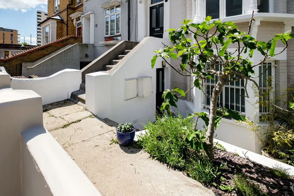 St. Mark's Rise, London, E8 photo 25