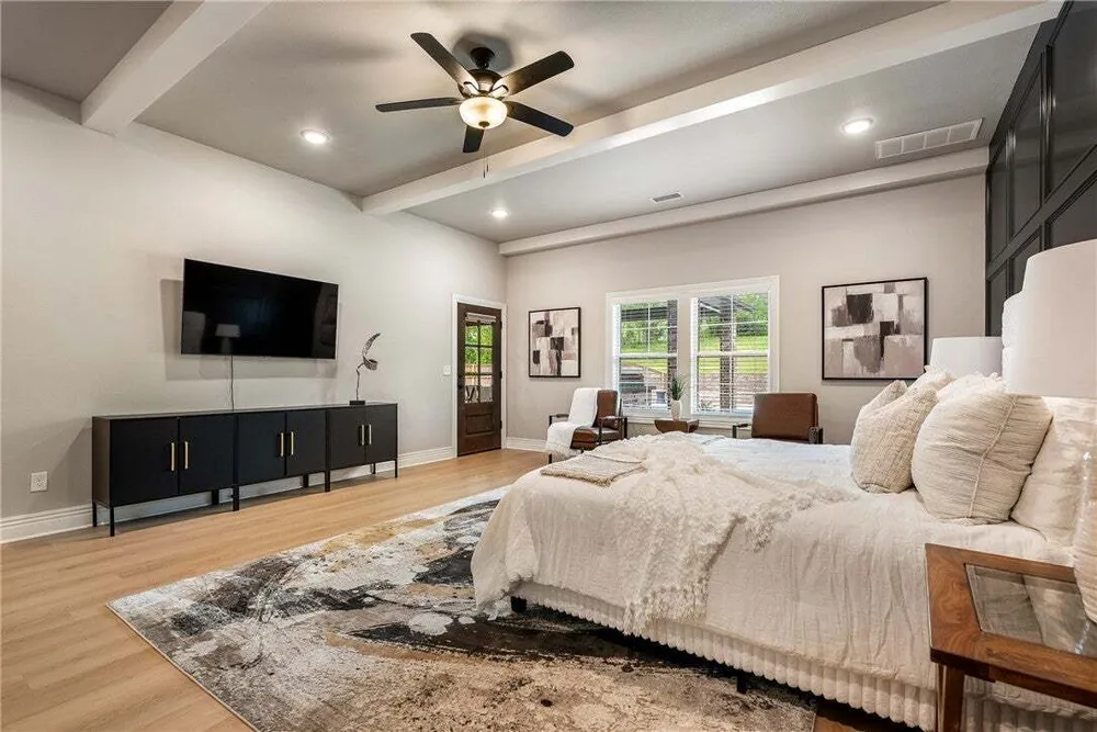 5104 S Haxton Circle, Bentonville, AR 72713
