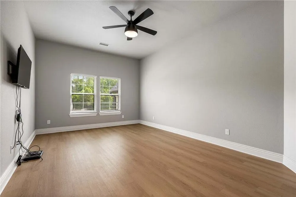 5104 S Haxton Circle, Bentonville, AR 72713
