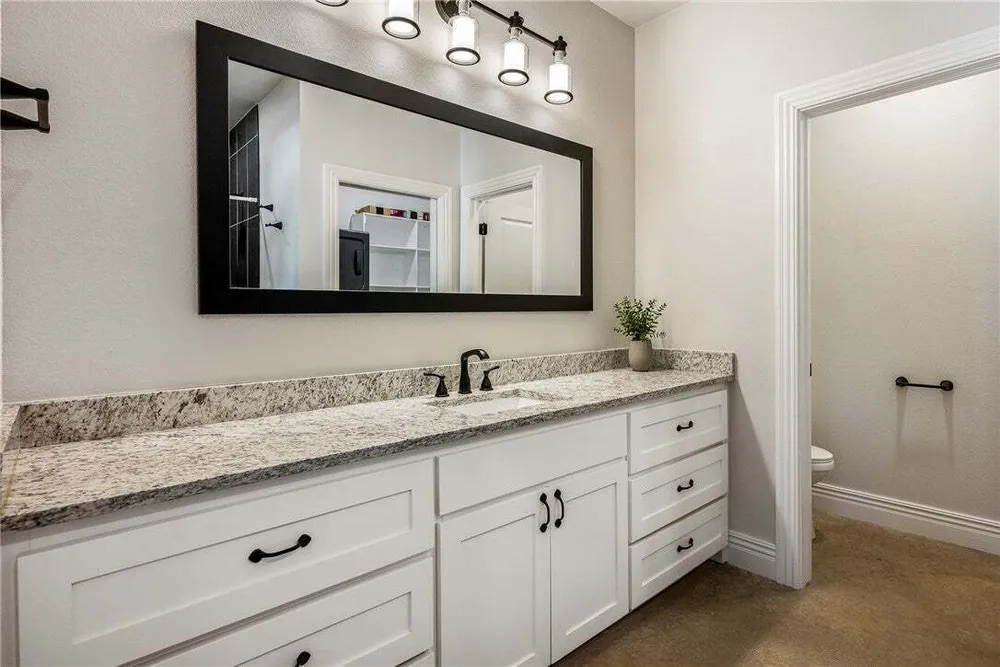 5104 S Haxton Circle, Bentonville, AR 72713