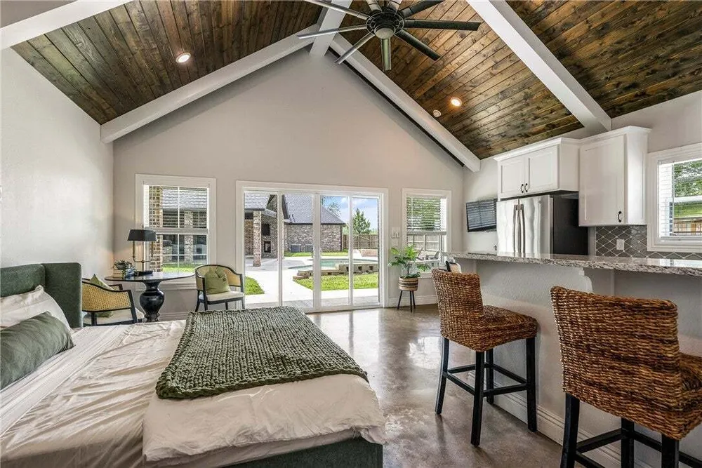 5104 S Haxton Circle, Bentonville, AR 72713