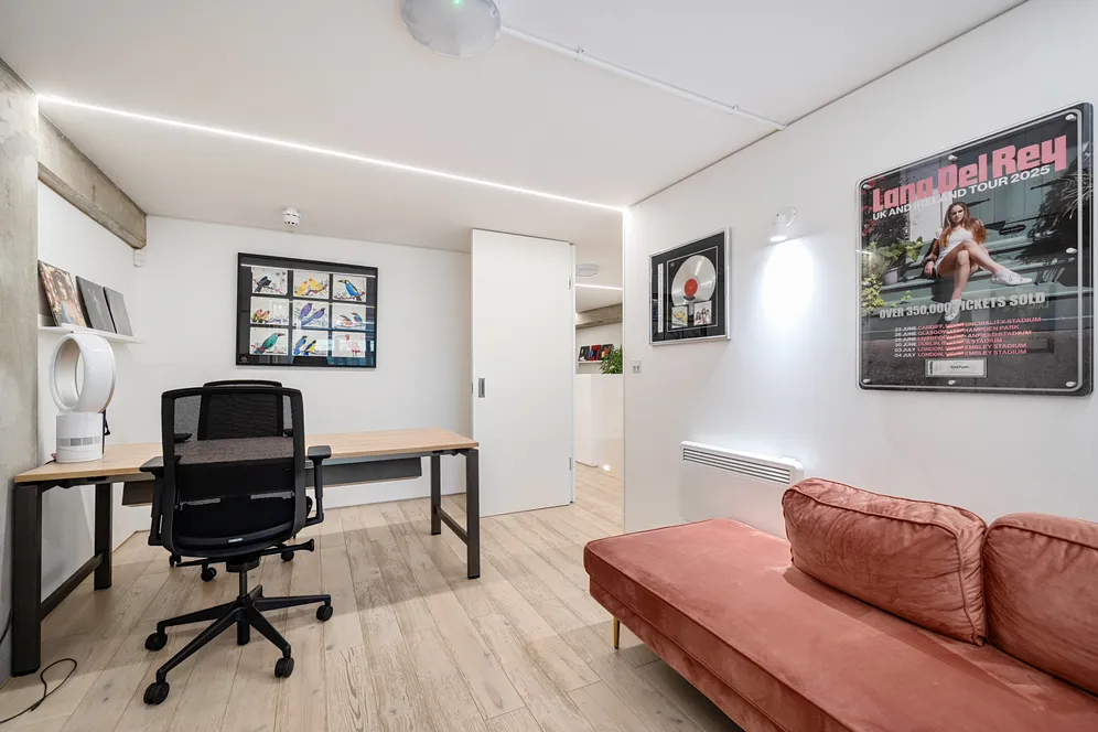 Wenlock Road, London, N1 photo 12