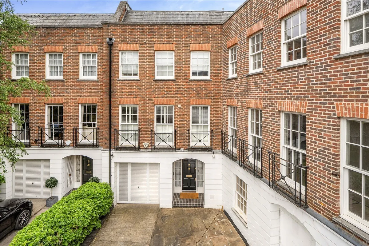 Somerset Square, Holland Park, London, W14