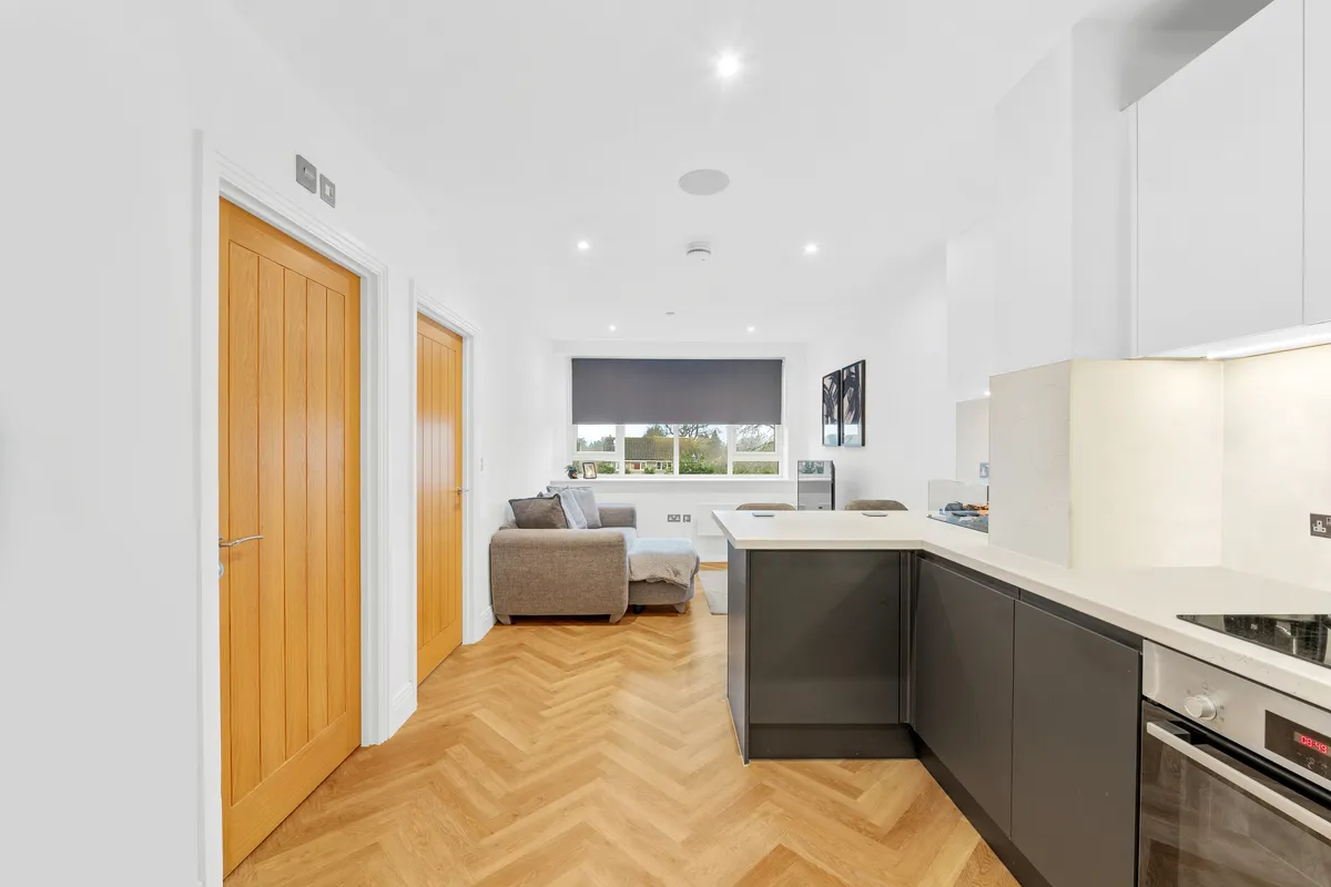 Cleeve Road, Leatherhead, Surrey, KT22