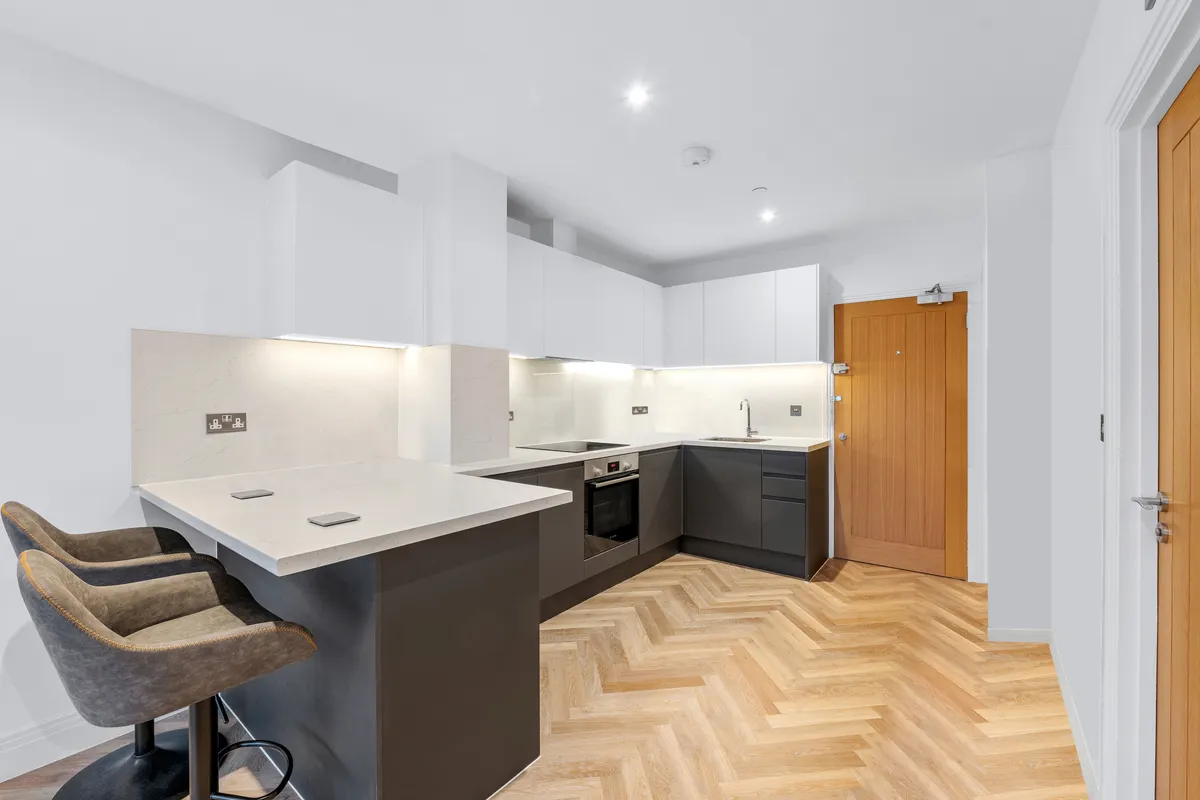 Cleeve Road, Leatherhead, Surrey, KT22
