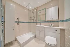 Heights Close, London, SW20 photo 8