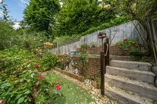 Heights Close, London, SW20 photo 13