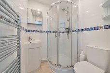 Heights Close, London, SW20 photo 19