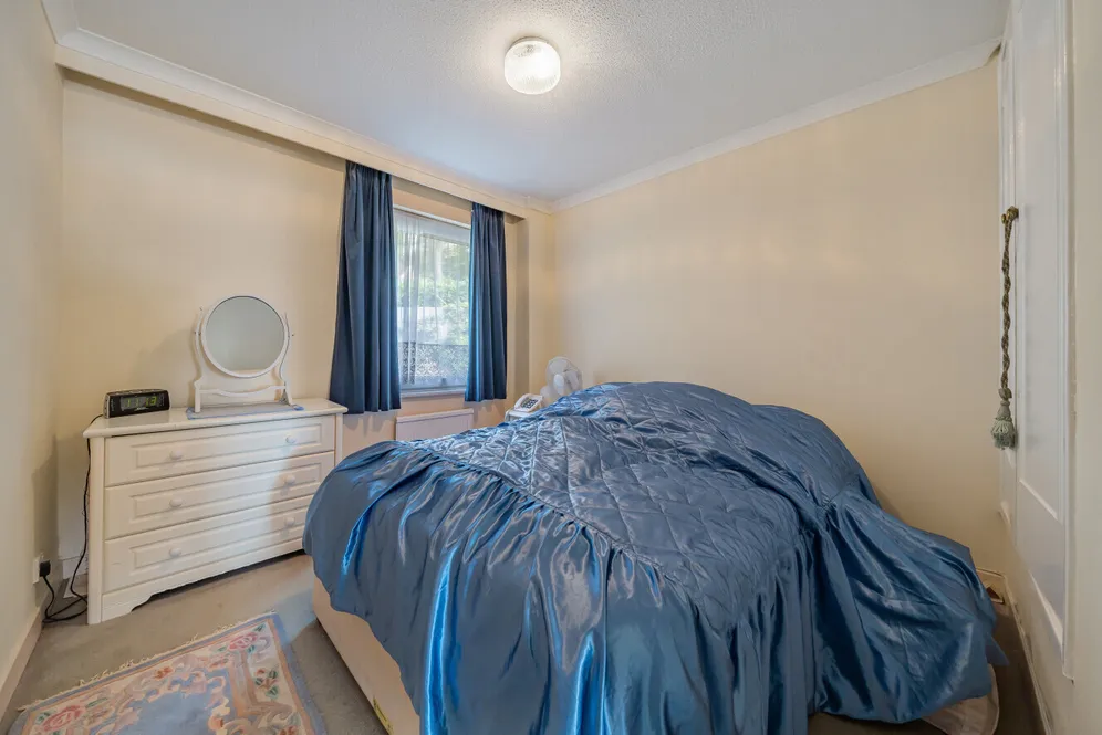Heights Close, London, SW20 photo 20