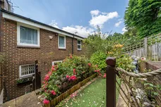 Heights Close, London, SW20 photo 21