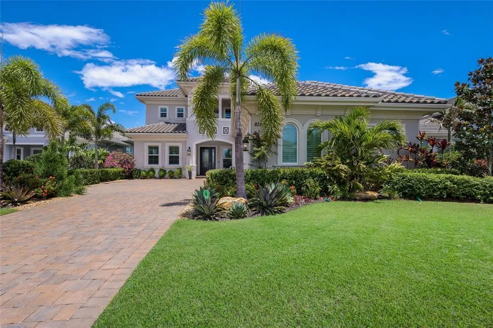 8249 Pavia Way, Lakewood Ranch, FL 34202