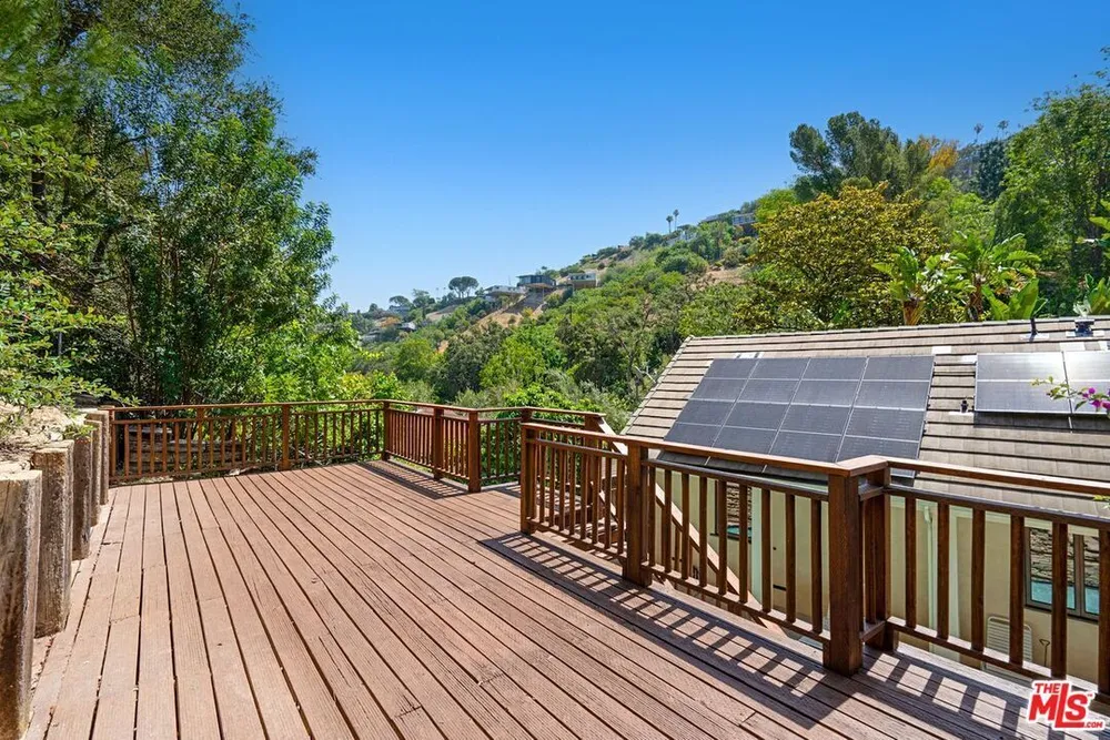 3645 Longview Valley Rd, Sherman Oaks, CA 91423