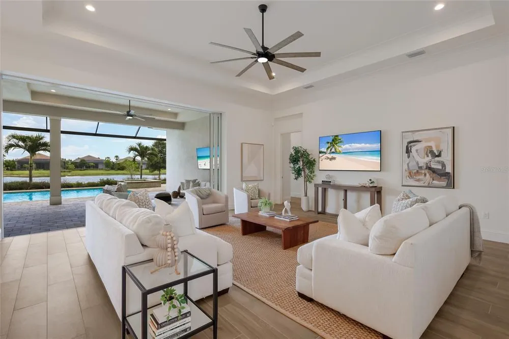 8249 Pavia Way, Lakewood Ranch, FL 34202