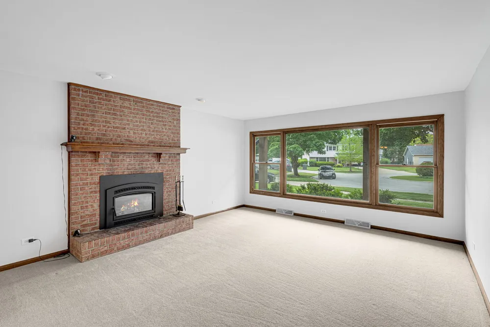 648 62nd Ct, Downers Grove, IL 60516