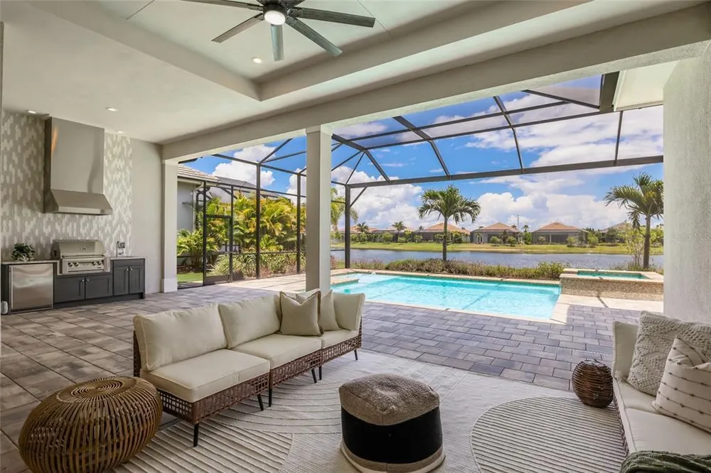 8249 Pavia Way, Lakewood Ranch, FL 34202