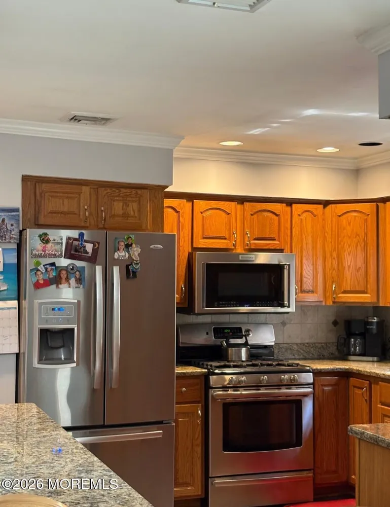 10 Cardinal Dr, Toms River, NJ 08755