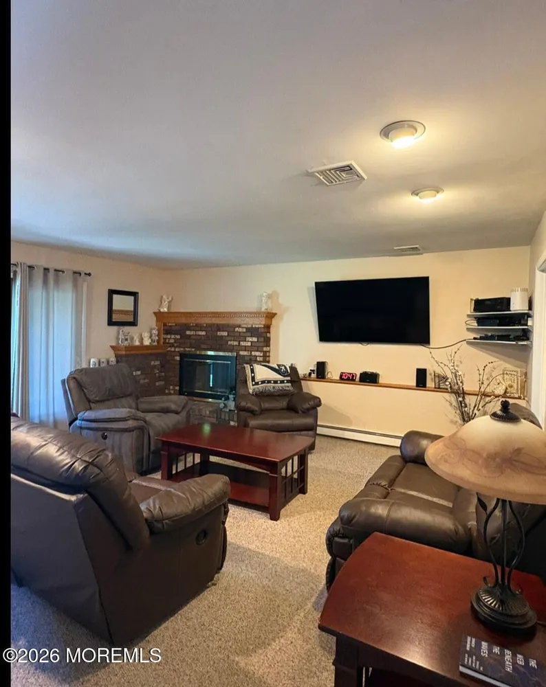 10 Cardinal Dr, Toms River, NJ 08755
