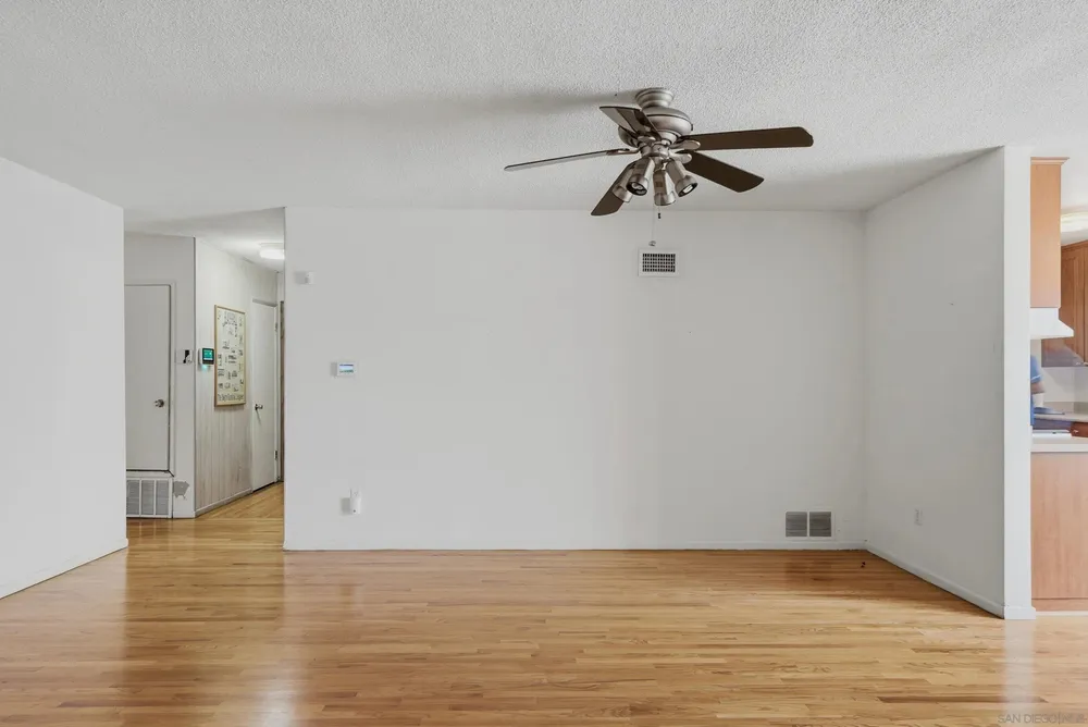 1137 57th St, San Diego, CA 92114