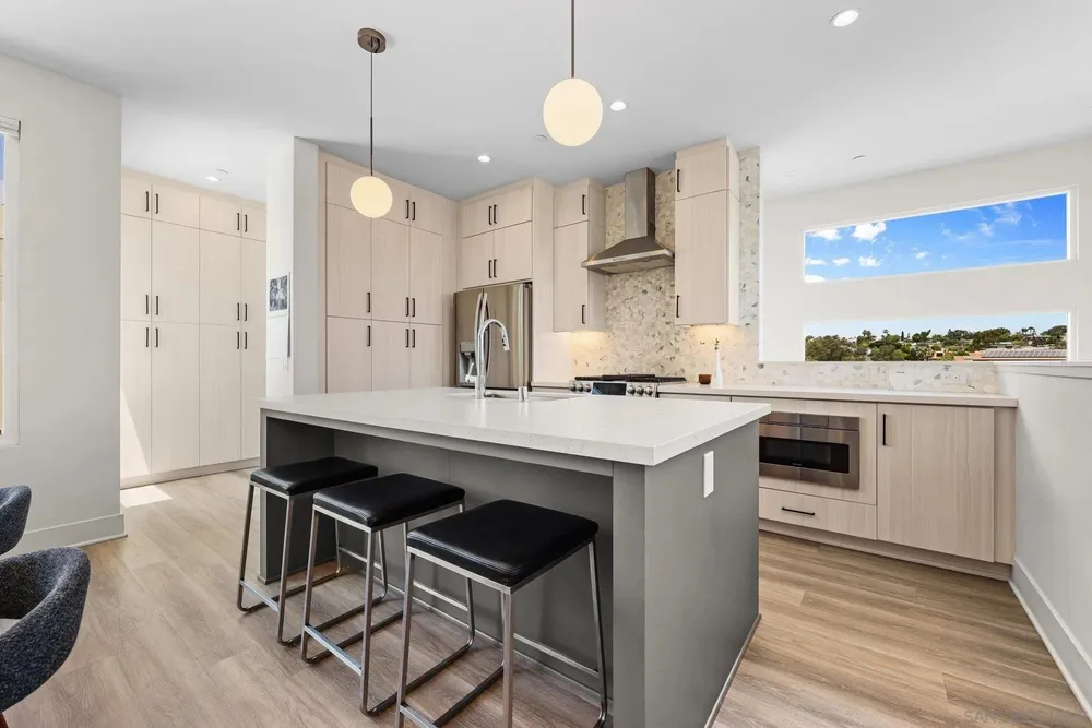 1065 32nd St, San Diego, CA 92102